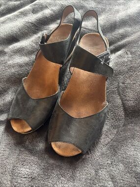 Dansko Black Open-Toe Slingback Leather Sandals